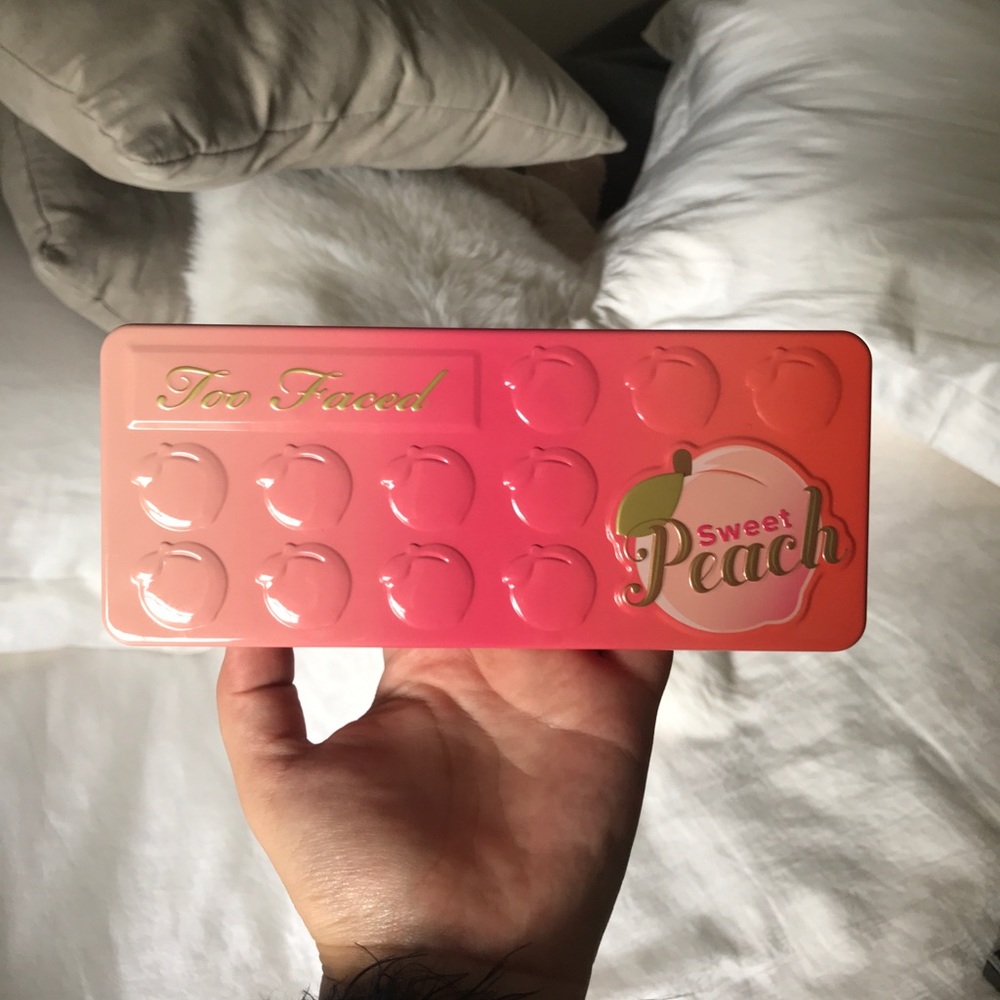 Sweet Peach palette by Too Faced